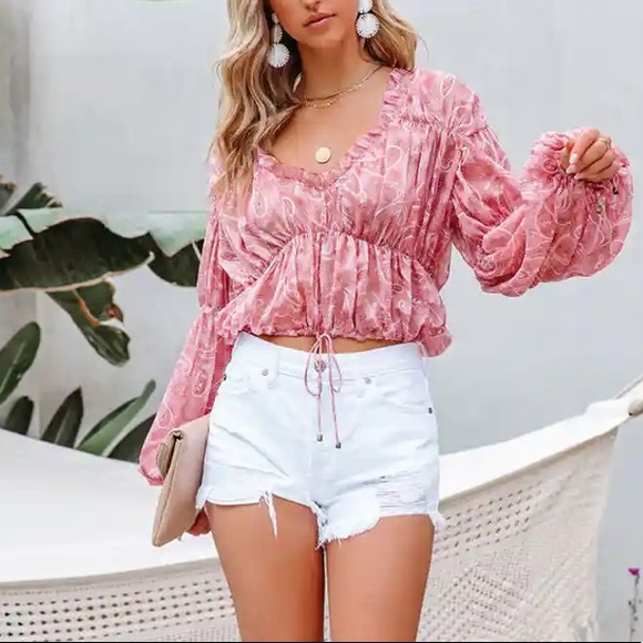 A7 - 368
VICI billowed tiered sheer top pink and white floral detail - Picture 13 of 17